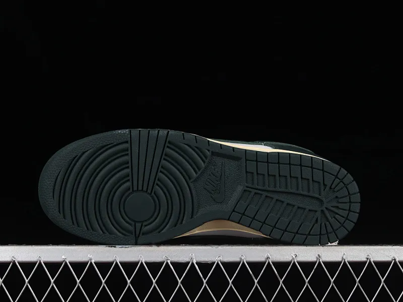 All categories Nk SB Dunk series Nk SB Dunk Low low-top sneakers M version pure original Nk SB Dunk Low "Vintage Green" navy green old SB smashed backboard fashion casual sneakers DQ8580-100